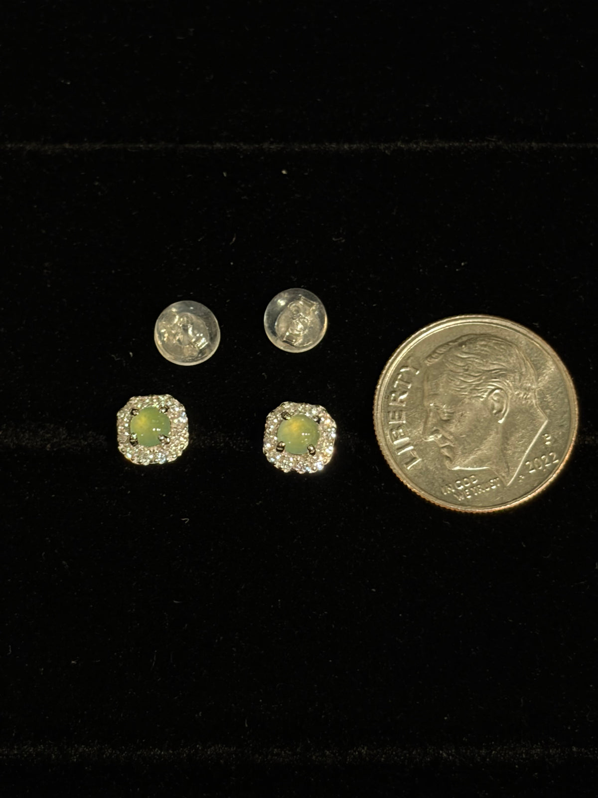 LINURE Mini Green Jade Studs