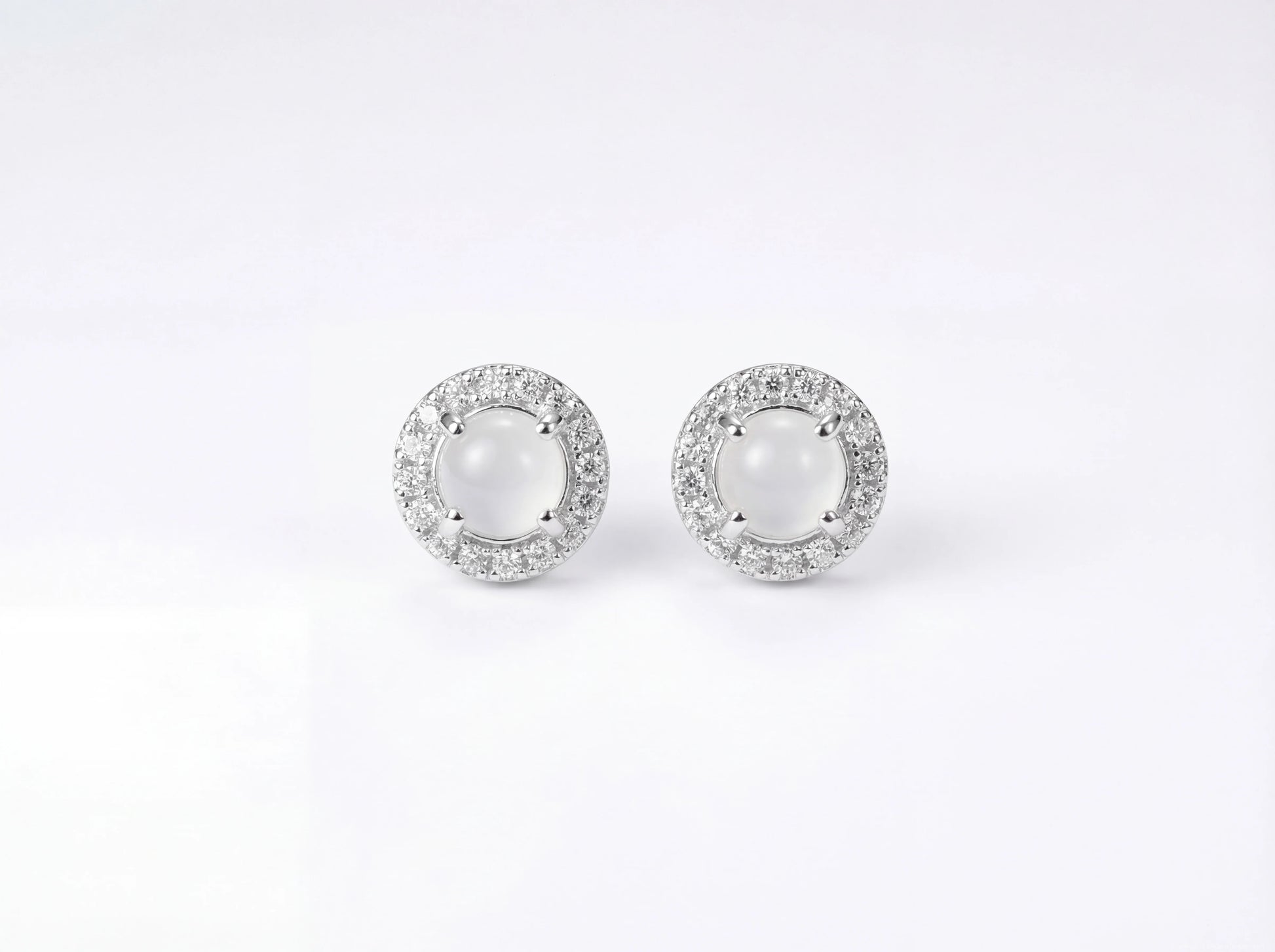 LINURE Round Mini Jade Studs