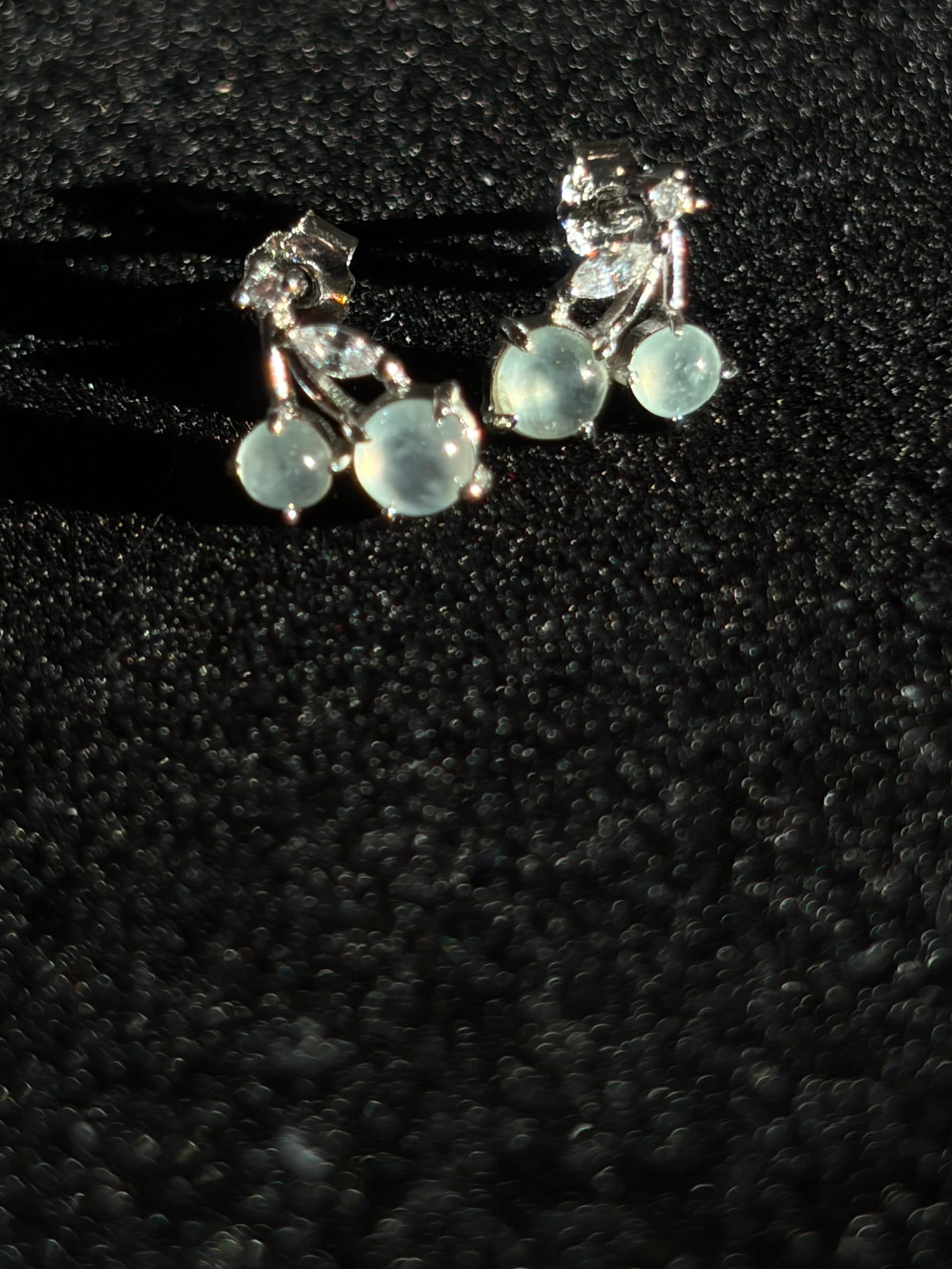 LINURE Cherry Jade Studs