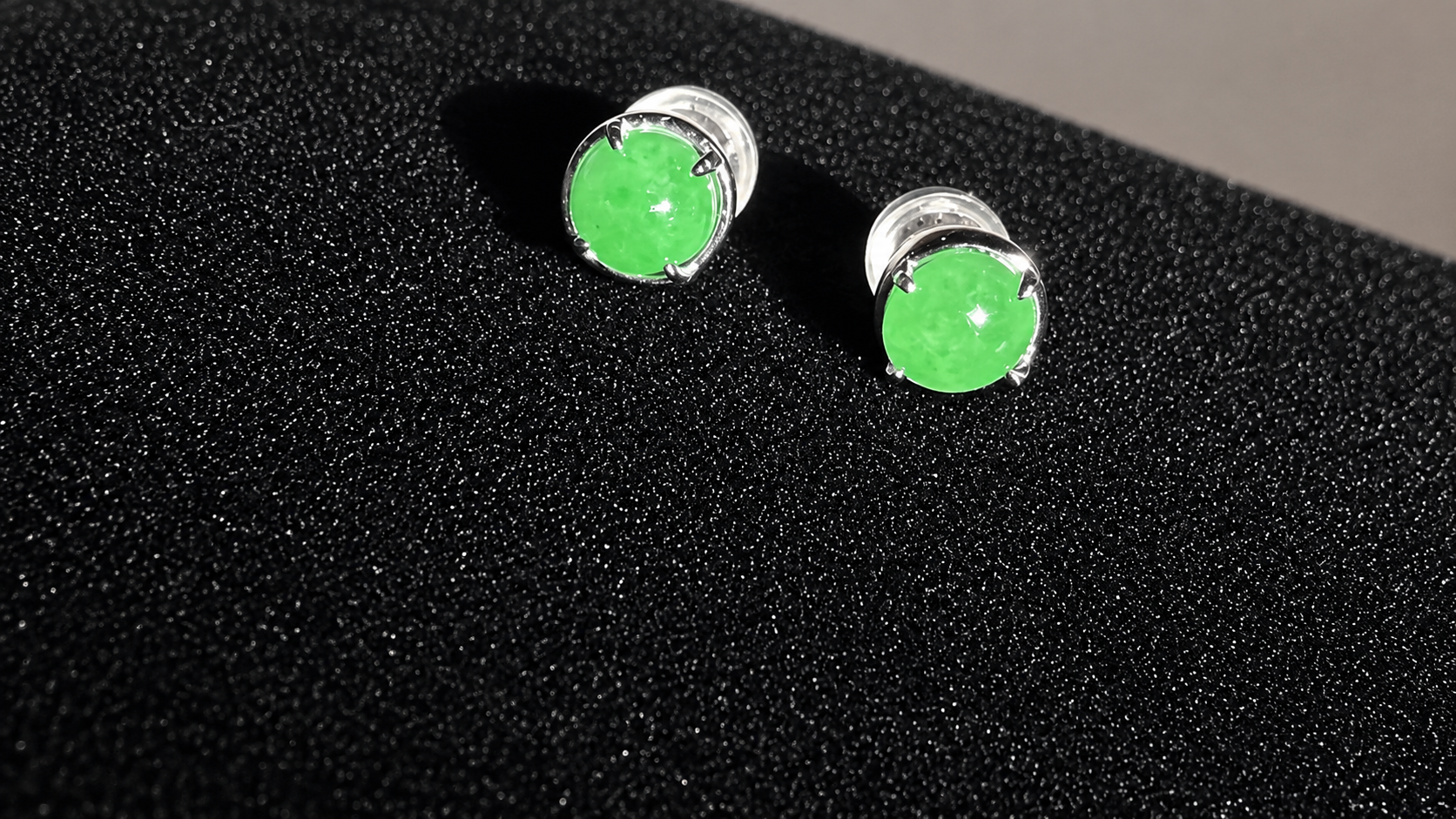 LINURE Circle Green Jade Studs