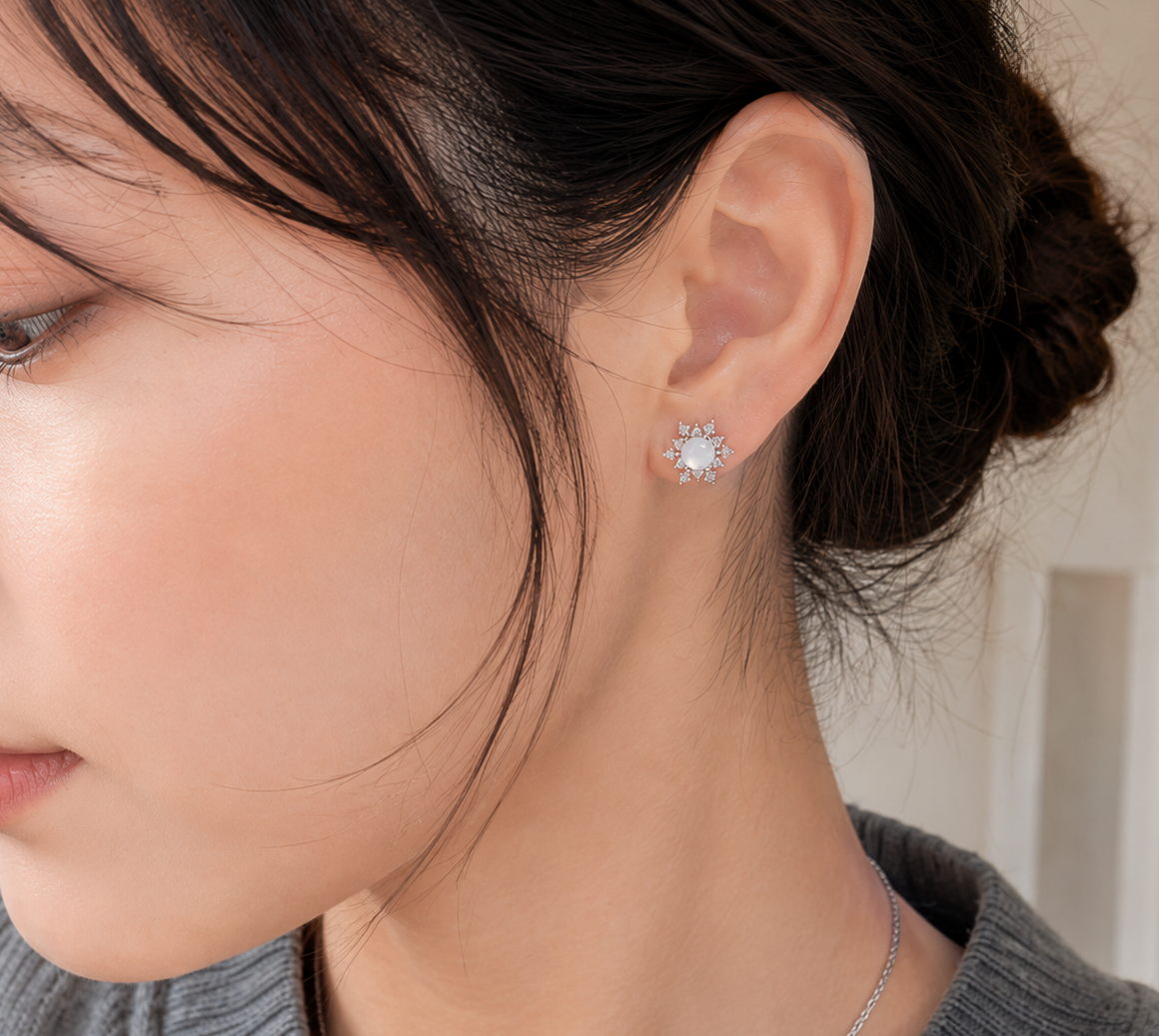 LINURE Snowflake Jade Studs