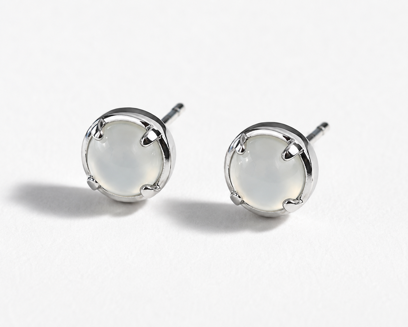 LINURE Round Icy Jade Studs