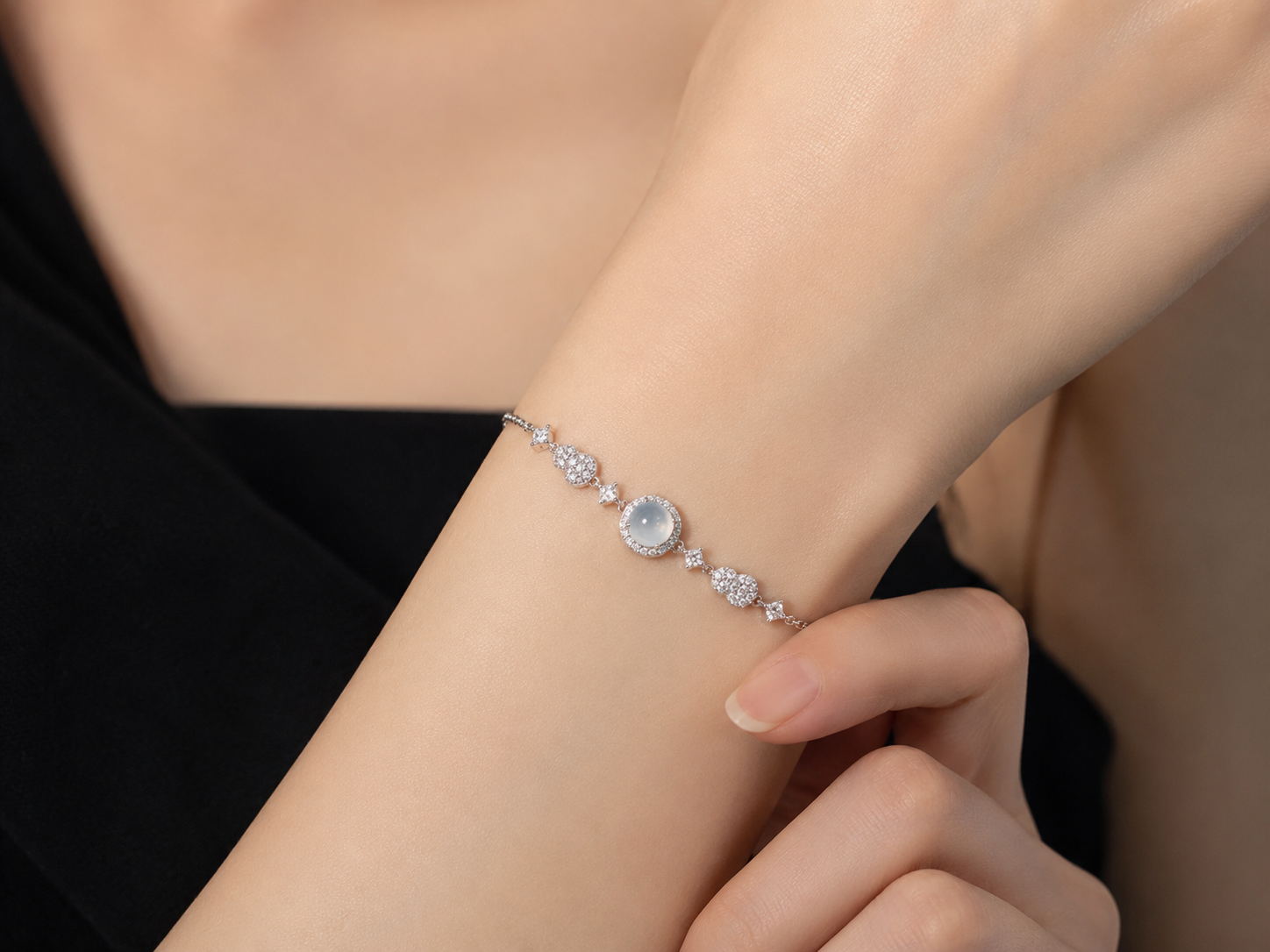LINURE Jade Gourd & Oval Bracelet